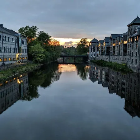 Toffeepot Tatil Evi Kendal